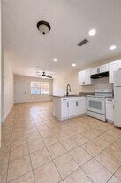 2243-2247-2247 South St in Ft. Myers, FL - Building Photo