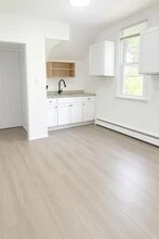 209 Minna Ave, Unit 2 in Avenel, NJ - Building Photo - Building Photo