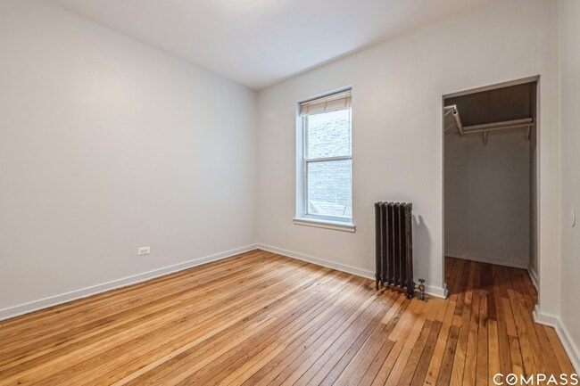 310 N Kedzie Ave in Chicago, IL - Building Photo - Building Photo