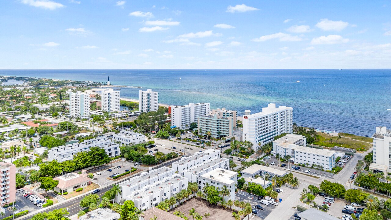 1367 N Ocean Blvd in Pompano Beach, FL - Building Photo