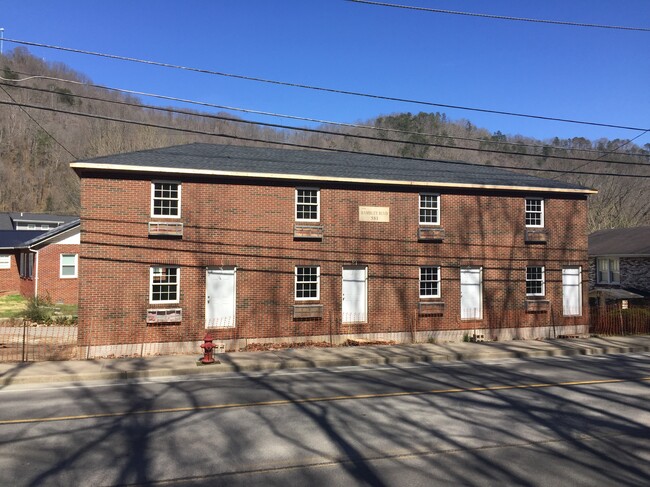 581 Hambley Blvd, Unit 1 in Pikeville, KY - Building Photo - Building Photo