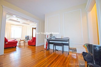 141 Fuller St, Unit 2 in Brookline, MA - Building Photo - Building Photo