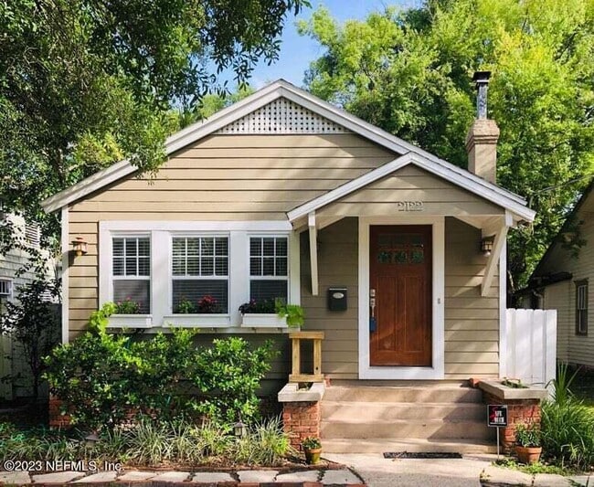 property at 2122 Dellwood Ave