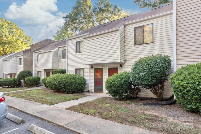 951 Hollywood St in Charlotte, NC - Building Photo - Building Photo