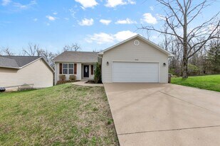 1928 Garrett Dr in Cape Girardeau, MO - Building Photo