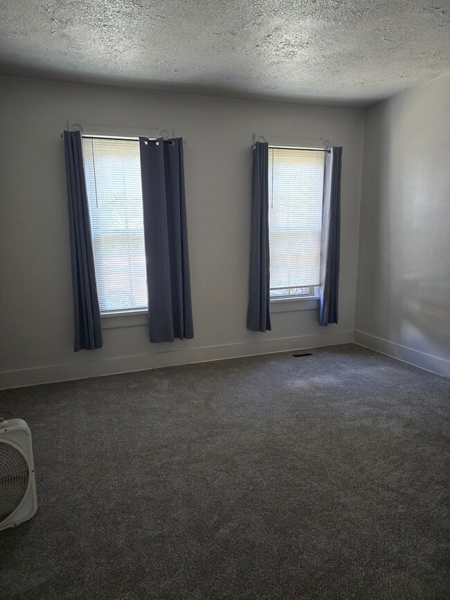 547 Wyoming St, Unit 547 in Dayton, OH - Foto de edificio - Building Photo