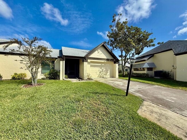 940 Rosewood Ln in Palm Harbor, FL - Building Photo - Building Photo