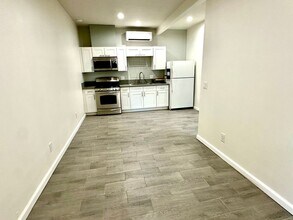 908 Orange St in Riverside, CA - Building Photo - Building Photo