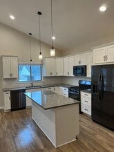 308 E Washington St, Unit 308 in Romeo, MI - Building Photo - Building Photo
