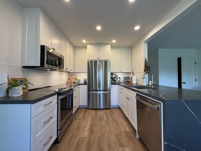 property at 92 Loa Pl