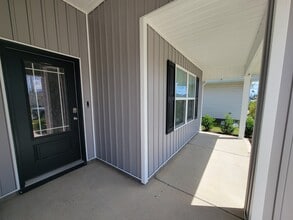 6585 Slabinski Ln in Panama City, FL - Foto de edificio - Building Photo