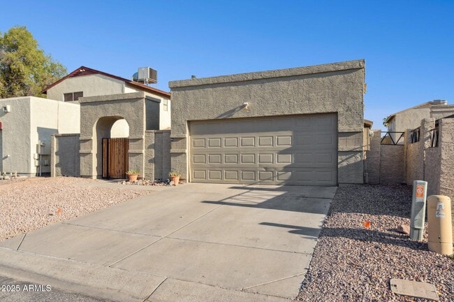 property at 619 E Jensen St