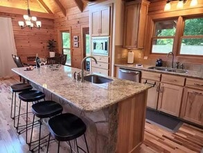 966 Gibson Rd in Franklin, NC - Building Photo - Building Photo