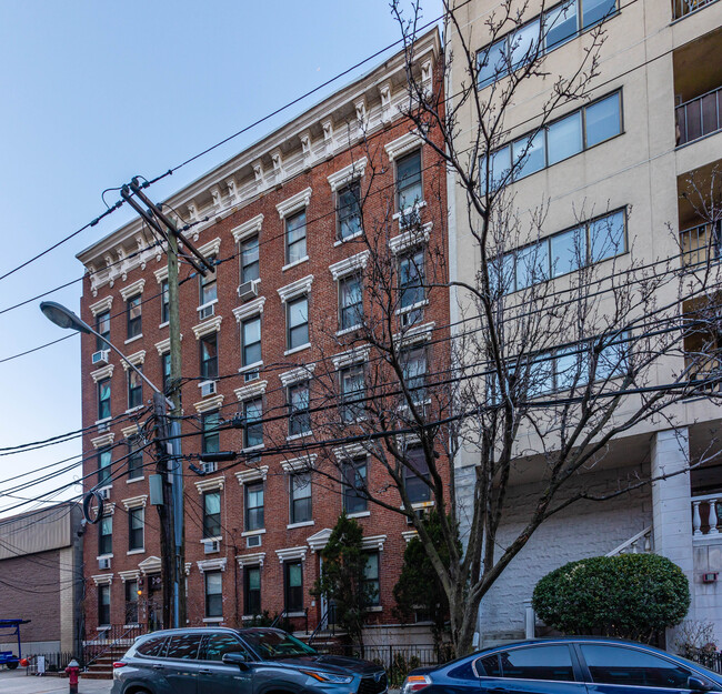 70 Park Ave in Hoboken, NJ - Building Photo - Building Photo