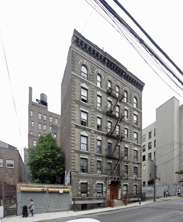 335-337 E 148th St in Bronx, NY - Building Photo