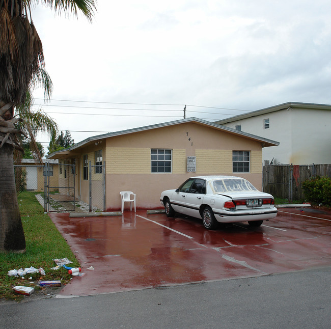 741 NW 3rd Ave in Fort Lauderdale, FL - Building Photo - Other