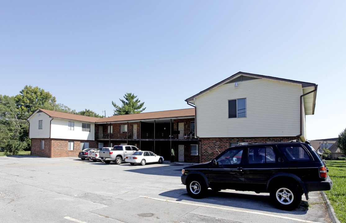 Sweeden Apartments in Knoxville, TN - Building Photo