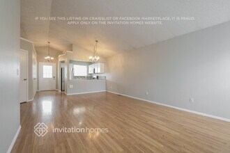 4742 Malaya St in Denver, CO - Foto de edificio - Building Photo