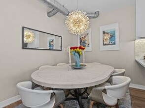 1645 W School St in Chicago, IL - Building Photo - Building Photo