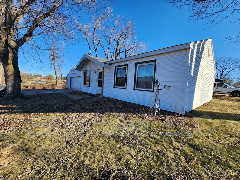 795 S 6th St in Marion, IA - Building Photo