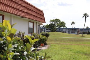 166 Waterford D in Delray Beach, FL - Building Photo