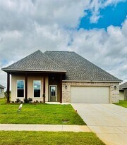 190 Berkshire Pl in Haughton, LA - Building Photo