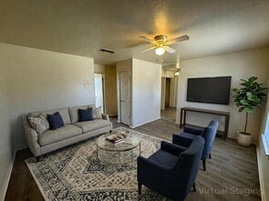 1709 Cedarhill Dr, Unit Unit D in Killeen, TX - Foto de edificio - Building Photo