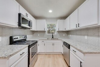 4214 Osage Dr in Rowlett, TX - Foto de edificio - Building Photo