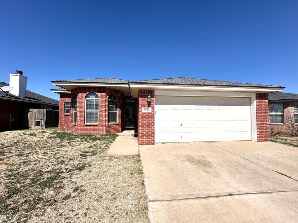 1922 79th St in Lubbock, TX - Building Photo