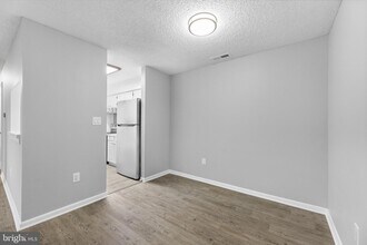 2415 Ravens Crest Dr in Plainsboro, NJ - Building Photo - Building Photo