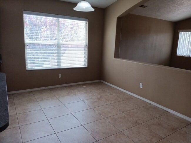 1011 Blue Sage Rd NE in Rio Rancho, NM - Building Photo - Building Photo