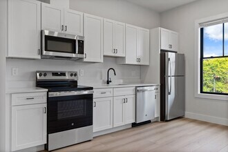 198 Albion St in Wakefield, MA - Building Photo - Building Photo