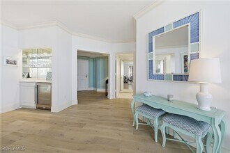 8990 Bay Colony Dr in Naples, FL - Building Photo - Building Photo