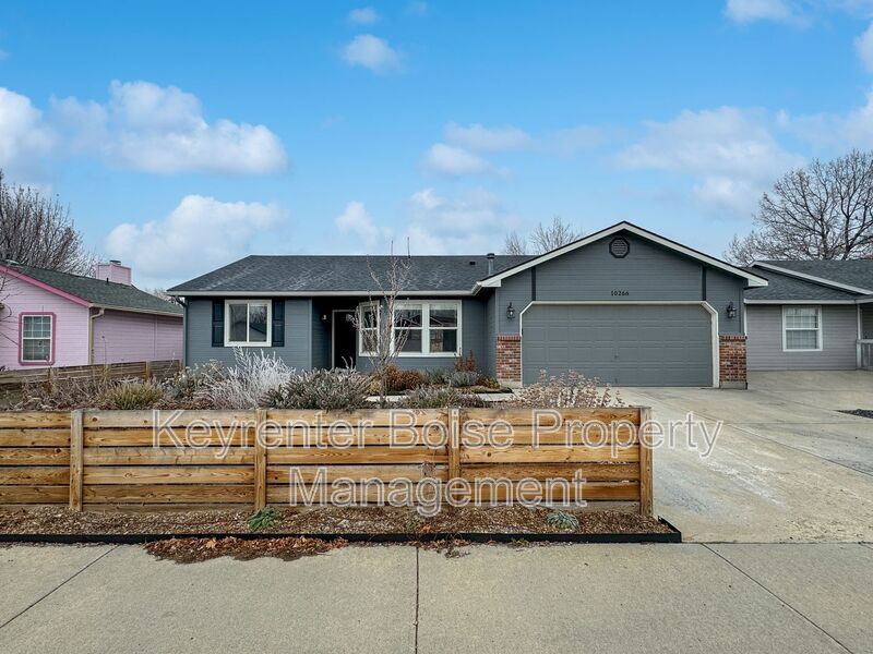 10266 W Silver City St in Boise, ID - Foto de edificio
