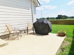 1002 Venice Dr in Bryan, TX - Building Photo - Building Photo