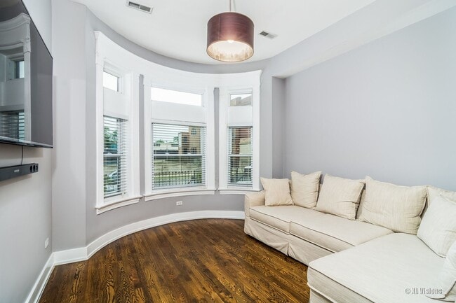 205 E 50th St in Chicago, IL - Building Photo - Building Photo