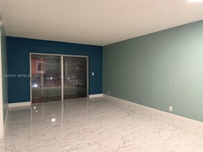 2861 NW 47th Terrace in Lauderdale Lakes, FL - Building Photo - Building Photo