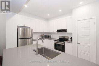 36 Stitch Mews in Ottawa, ON - Building Photo - Building Photo