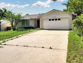 3415 Ambleside Dr in Austin, TX - Building Photo - Building Photo