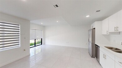 14578 SW 260th St in Princeton, FL - Building Photo - Building Photo