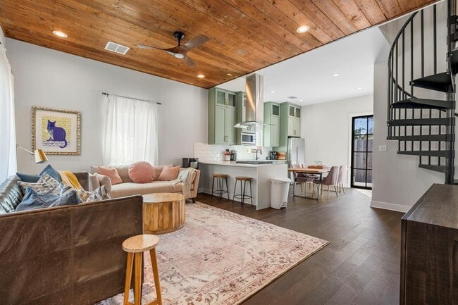 property at 1003 Romeria Dr