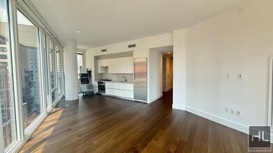 East 44th Street in New York, NY - Building Photo - Building Photo