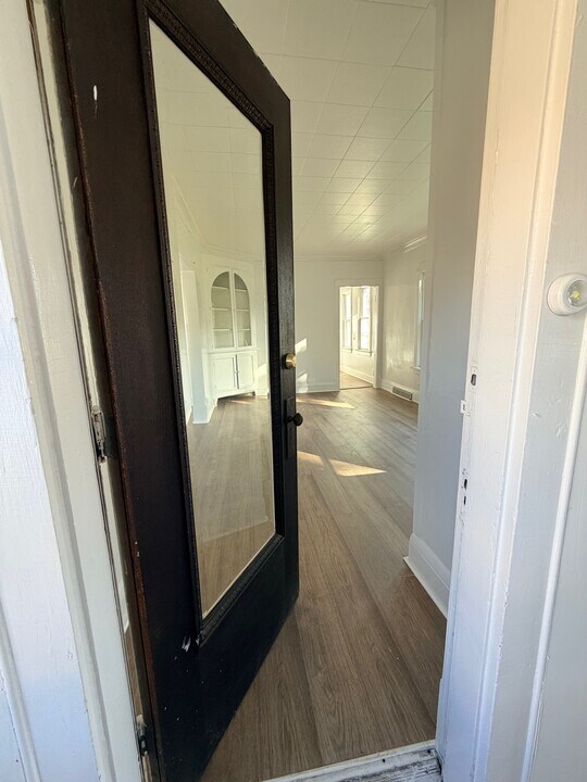 1352 S 59th St in West Allis, WI - Building Photo