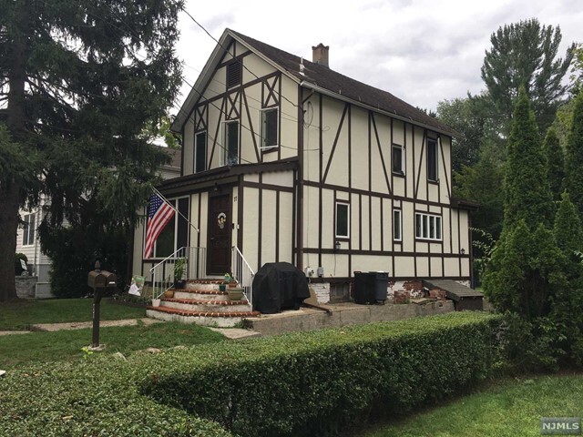 77 Myrtle Ave in Allendale, NJ - Building Photo