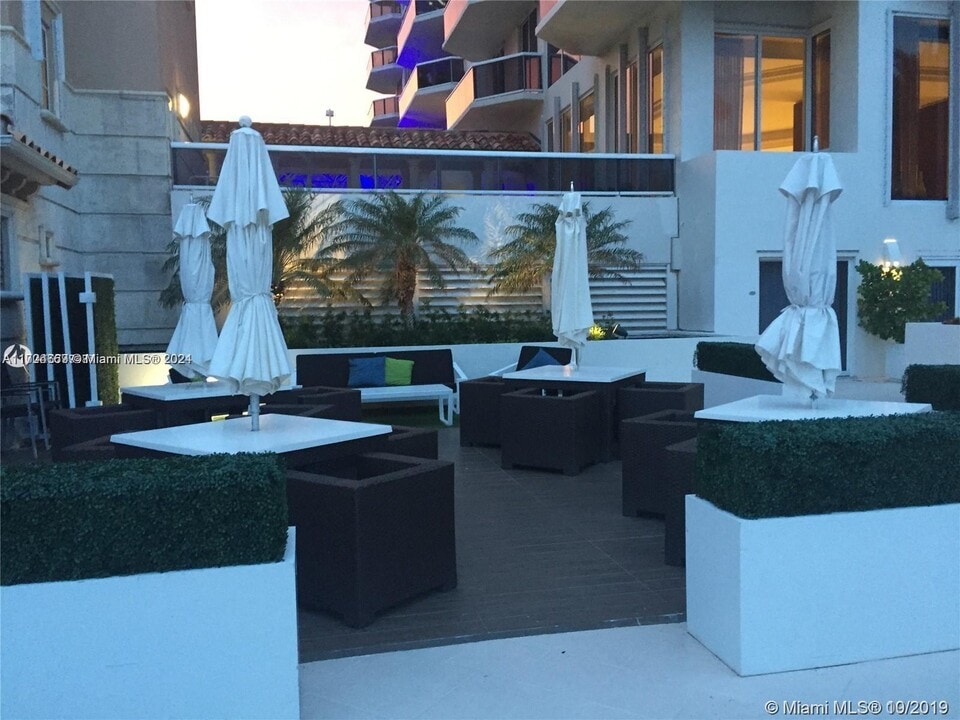4775 Collins Ave, Unit # 2702 in Miami Beach, FL - Building Photo