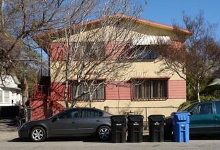 1736 Kenmore Ave in Los Angeles, CA - Foto de edificio - Building Photo