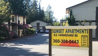 251 NE Fairgrounds Rd, Unit 202 in Bremerton, WA - Building Photo