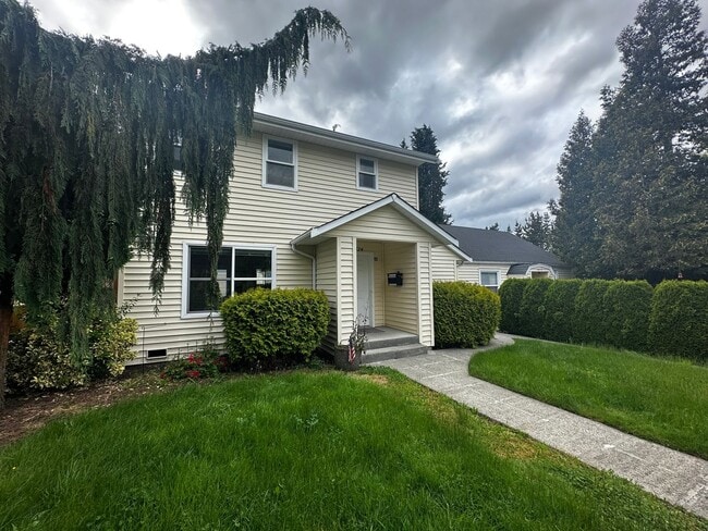 property at 4324 Hoyt Ave