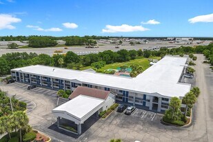 44199 US-27, Unit 174 Single Studio in Davenport, FL - Building Photo