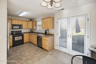 1513 Cedar Ct in Simpsonville, KY - Building Photo - Building Photo